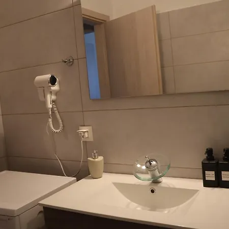Apartment Dafni 2 *